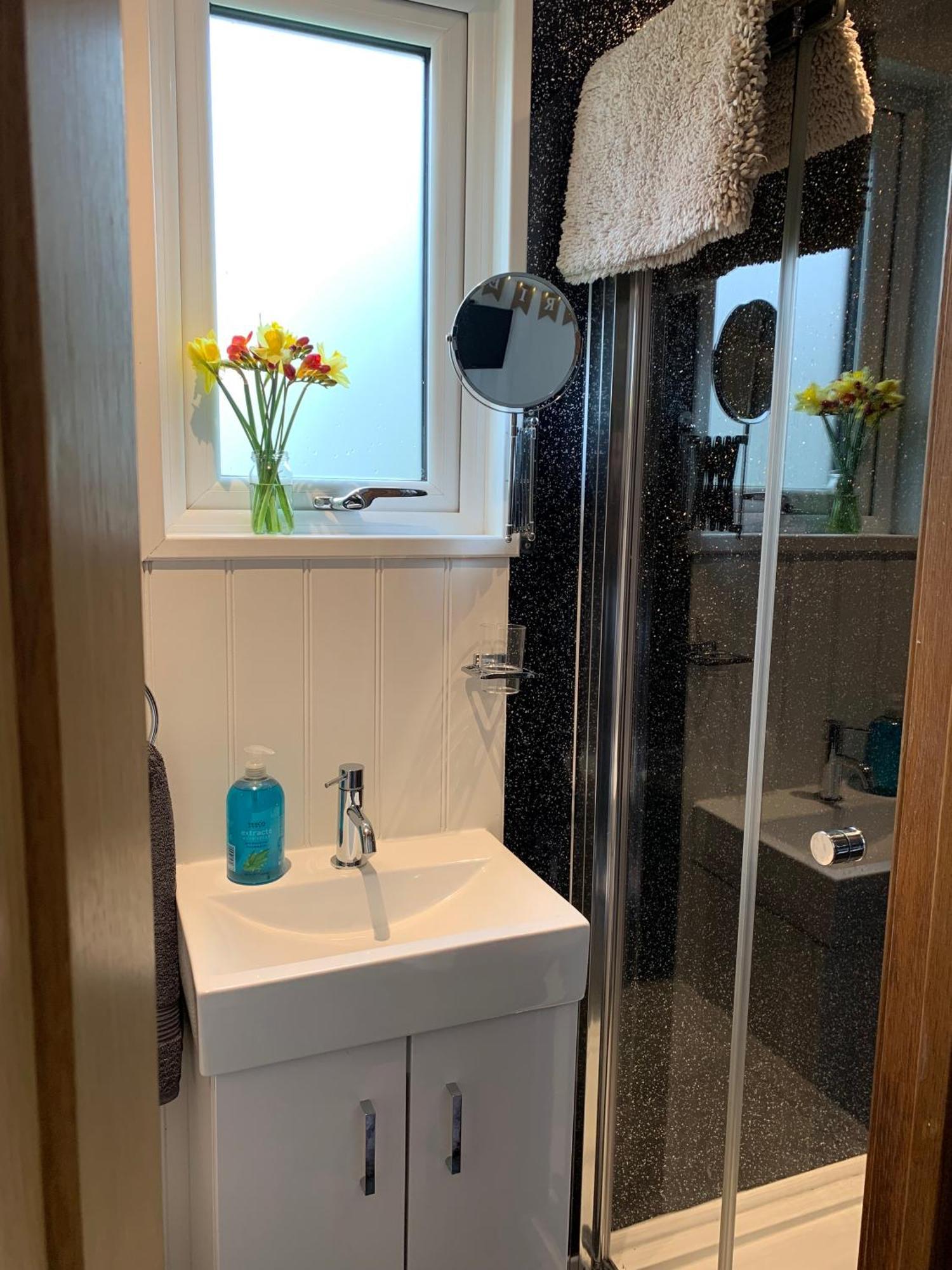 Tides Reach, Deluxe Shepherds Hut 1, 100M From The Beach St Merryn Buitenkant foto